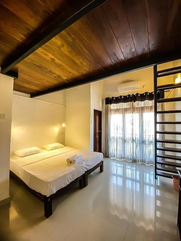 호텔 Thisara Villas 니곰보